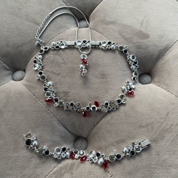 SWAROVSKI CRYSTAL/GLASS Necklace bracelet set - Picture 1 of 14